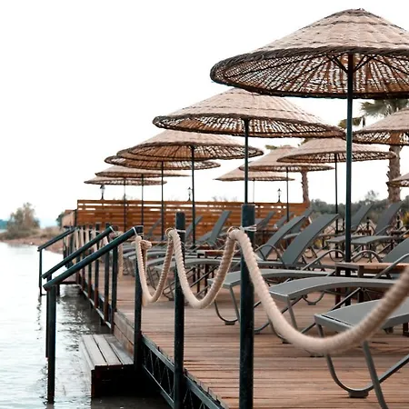 Cunda Fora Glamping מלון *