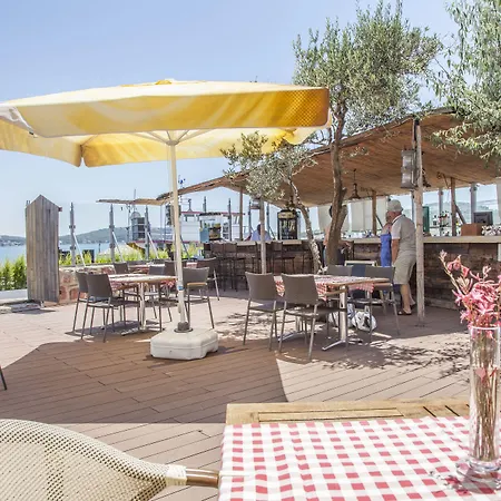 Szálloda Cunda Fora Glamping *