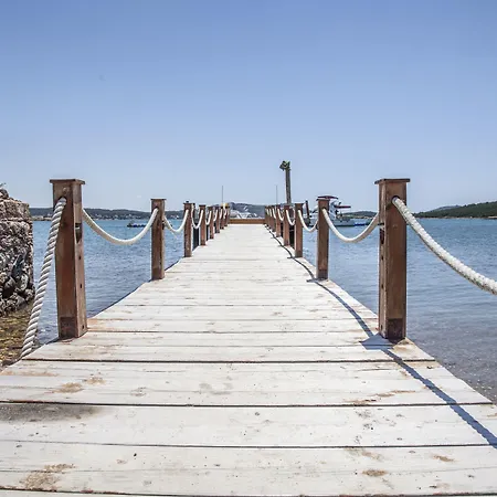 Szálloda Cunda Fora Glamping