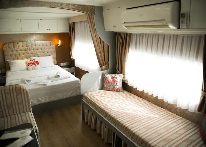 Cunda Fora Glamping מלון *