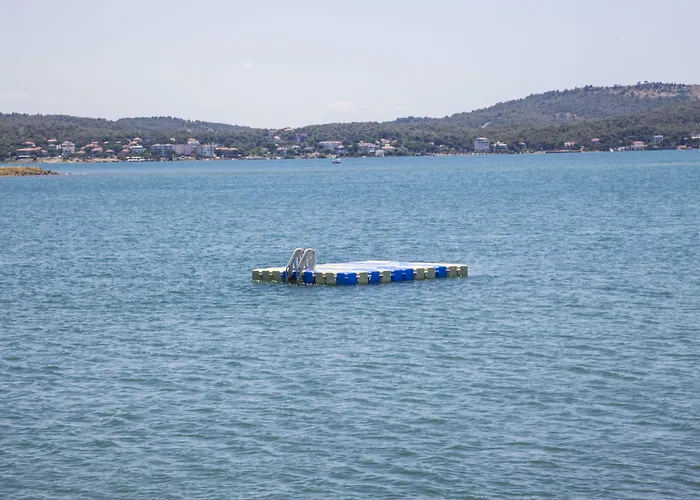 Cunda Fora Glamping فندق *